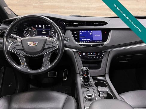 Used 2020 Cadillac XT5 Sportv image 2
