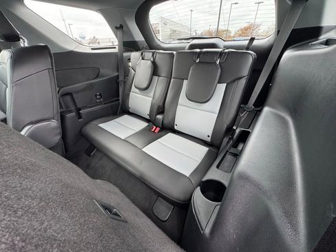 Certified 2022 Ford Explorer XLT w/ Equipment Group 202A image 10