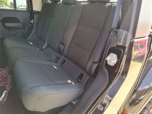 Used 2023 Jeep Gladiator Sport AWD/4WD image 24
