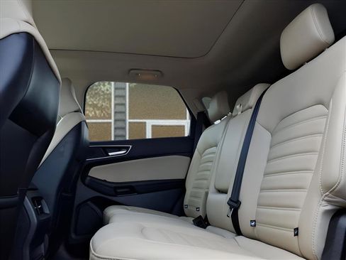 Used 2024 Ford Edge SEL w/ Class II Trailer Tow Package image 10