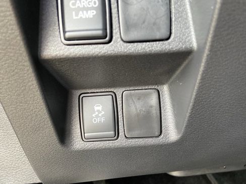 Used 2024 Nissan Frontier SV image 44