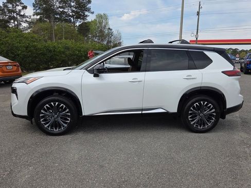 New 2026 Nissan Rogue Platinum image 2