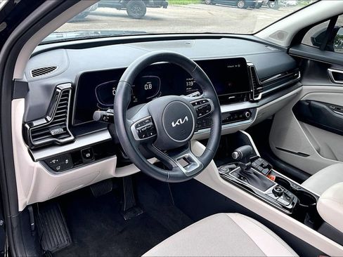 Used 2025 Kia Sportage EX w/ Premium Package FWD image 17
