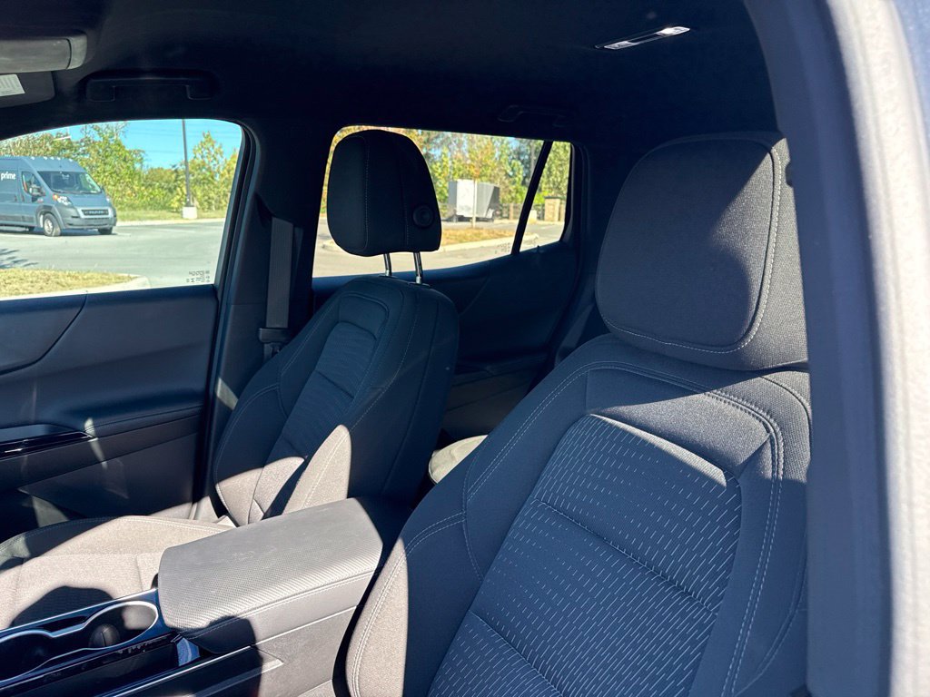 Used 2025 Chevrolet Equinox LT w/ Midnight Edition FWD image 35