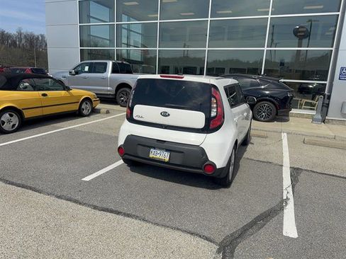Used 2015 Kia Soul + image 6
