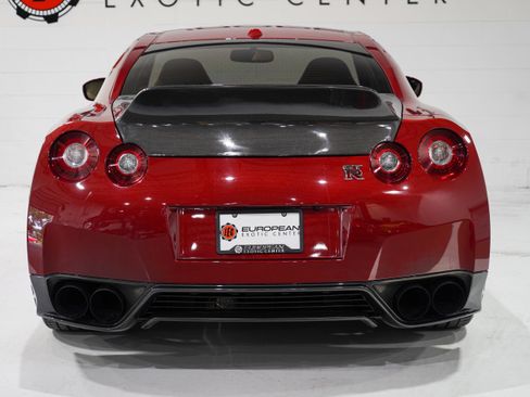 Used 2016 Nissan GT-R Premium AWD/4WD image 3