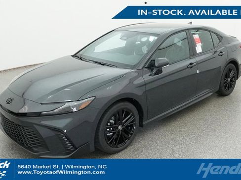 New 2026 Toyota Camry SE image 1