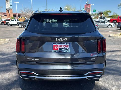 Used 2023 Kia Sorento EX image 6