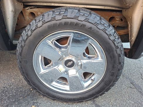 Used 2010 Chevrolet Silverado 1500 LT w/ Texas Edition image 8