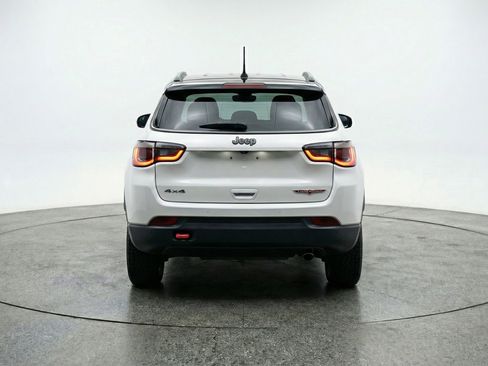 Used 2025 Jeep Compass Trailhawk AWD/4WD image 7