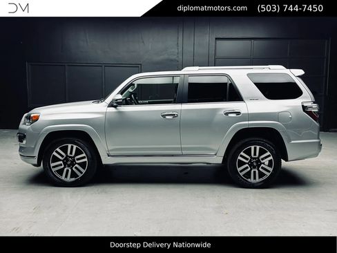 Used 2023 Toyota 4Runner Limited AWD/4WD image 4