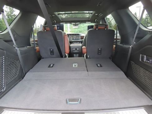 Certified 2024 GMC Yukon Denali Ultimate image 48