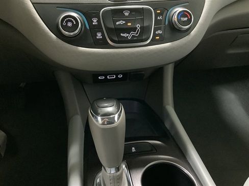 Used 2020 Chevrolet Malibu LS image 32