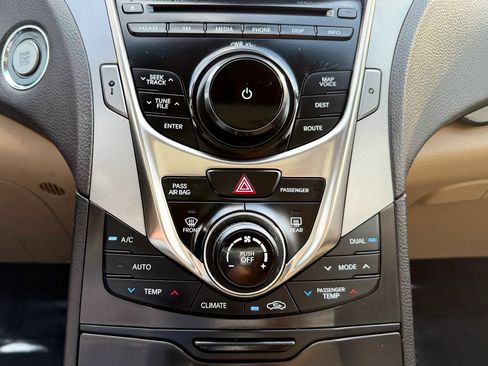 Used 2013 Hyundai Azera w/ Technology Pkg FWD image 19