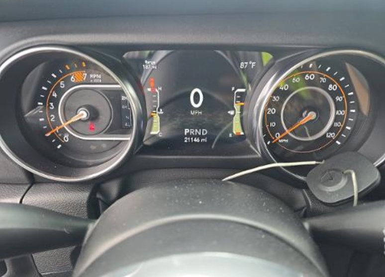 Used 2022 Jeep Wrangler Unlimited Sahara AWD/4WD image 14