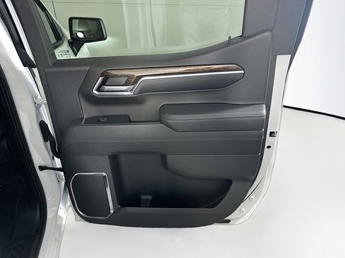Used 2024 GMC Sierra 1500 Elevation image 28