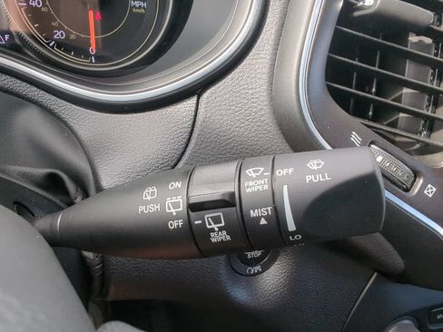 Used 2022 Jeep Cherokee Trailhawk AWD/4WD image 31