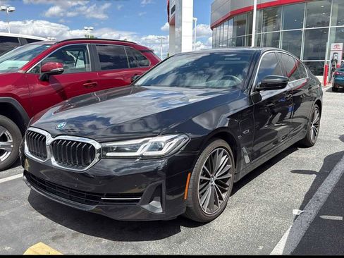 Used 2023 BMW 530e w/ Convenience Package RWD image 1