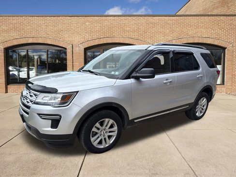 Used 2019 Ford Explorer XLT AWD/4WD image 7
