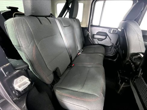 Used 2025 Jeep Wrangler Unlimited Rubicon AWD/4WD image 25