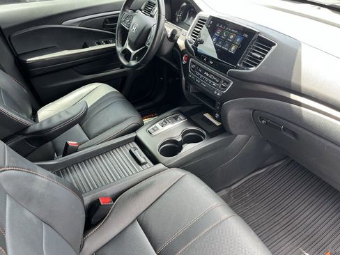 Used 2023 Honda Passport TrailSport image 15