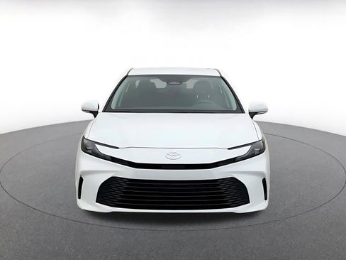 Used 2025 Toyota Camry LE image 4