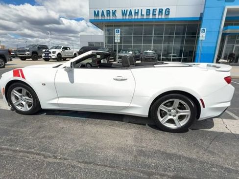 Used 2023 Chevrolet Camaro LT w/ Technology Package RWD image 5