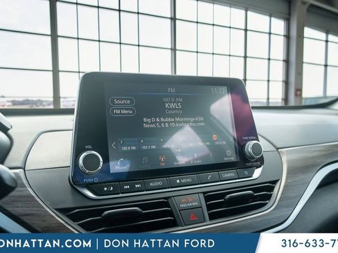 Used 2025 Nissan Altima 2.5 SV FWD image 9