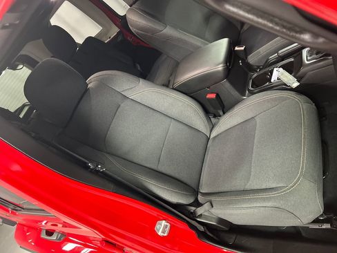 Used 2025 Jeep Wrangler Unlimited Sahara image 25