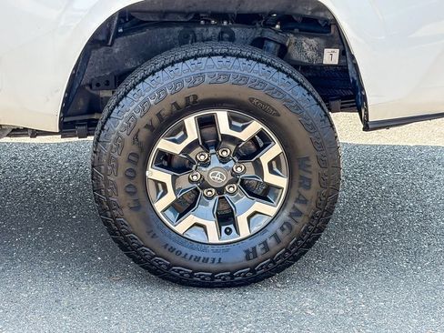 Used 2023 Toyota Tacoma SR RWD image 13
