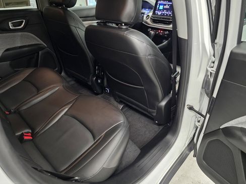 Certified 2022 Jeep Compass Latitude image 30