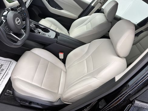 Used 2024 Nissan Rogue SL w/ SL Premium Package FWD image 11