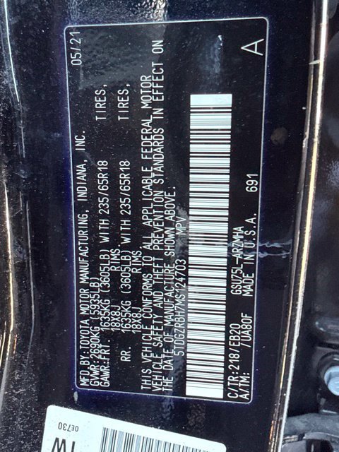 Used 2021 Toyota Highlander XLE AWD/4WD image 12