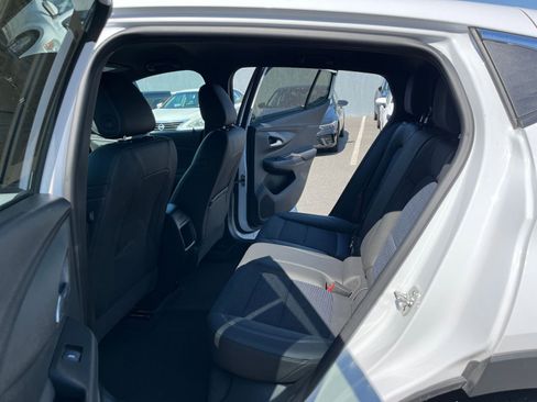 Used 2025 Buick Envista Preferred FWD image 26