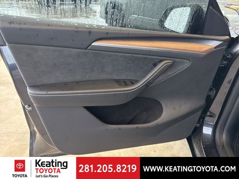 Used 2024 Tesla Model Y Performance image 10