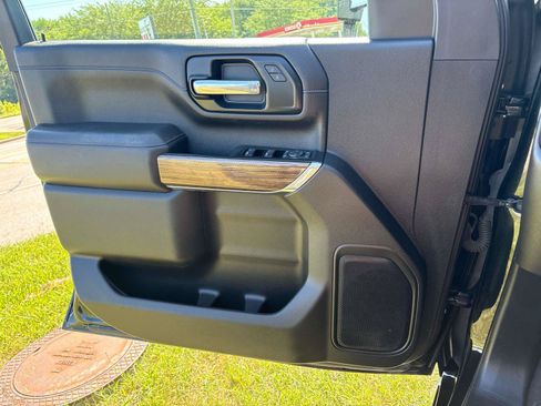 Used 2022 Chevrolet Silverado 2500 LT w/ Midnight Edition AWD/4WD image 15