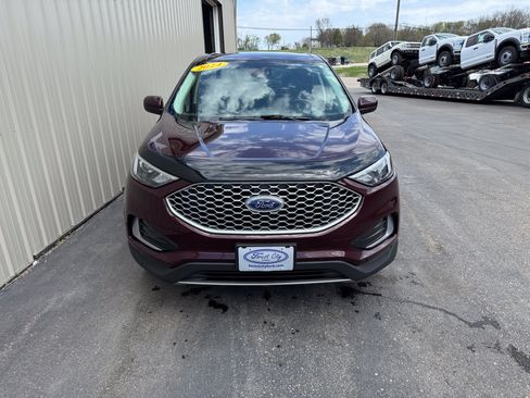 Used 2024 Ford Edge SEL AWD/4WD image 3