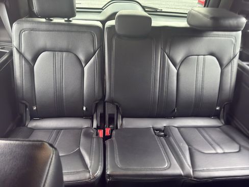 Used 2018 Ford Expedition Limited image 24