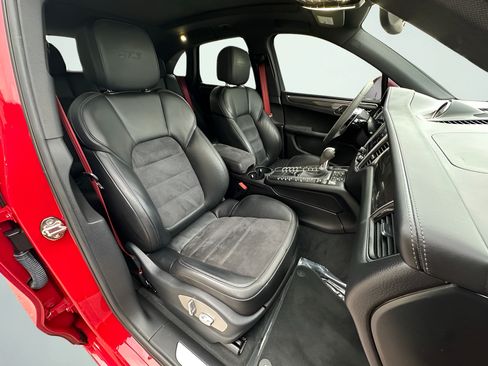 Used 2017 Porsche Macan GTS AWD/4WD image 33