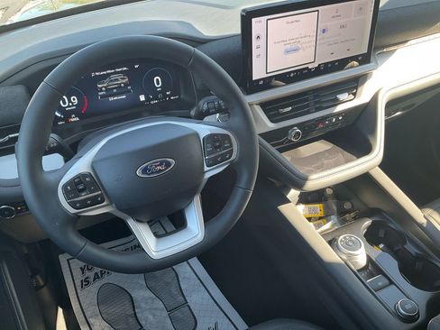 New 2026 Ford Explorer Active RWD image 25