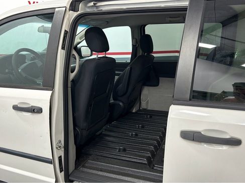 Used 2009 Dodge Grand Caravan w/ PWR Window Group image 14