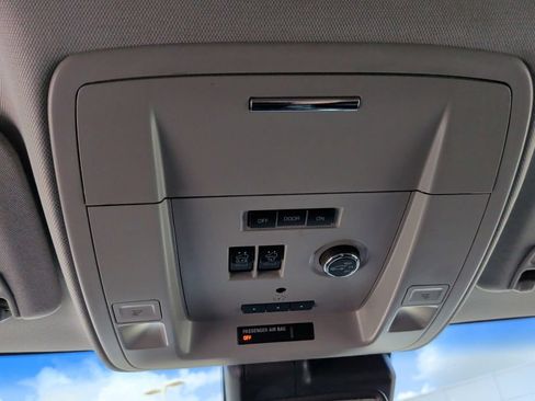 Used 2017 Chevrolet Suburban LT AWD/4WD image 22