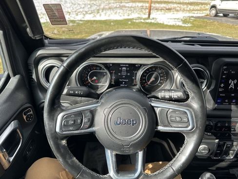 Used 2021 Jeep Wrangler Unlimited Sahara w/ Uconnect 4C Nav & Sound Group AWD/4WD image 17