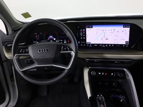 Certified 2025 Audi Q5 Premium Plus w/ Premium Plus AWD/4WD image 21