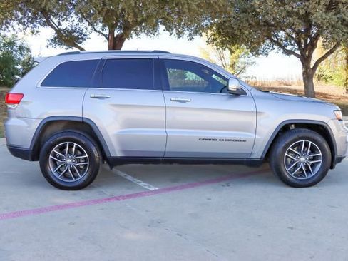 Used 2018 Jeep Grand Cherokee Limited image 8