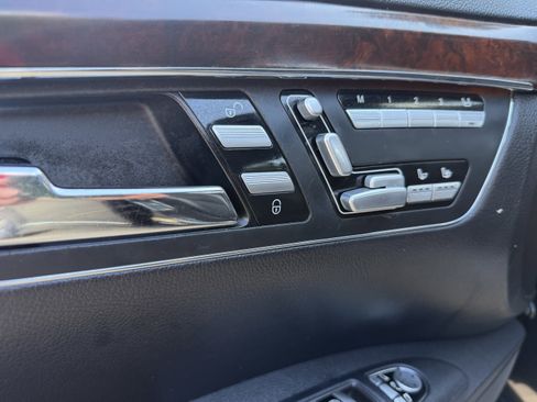 Used 2011 Mercedes-Benz S 550 image 26
