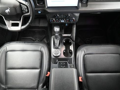 Used 2025 Ford Bronco Badlands image 30