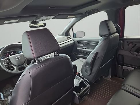 Used 2024 Honda Odyssey Sport image 14