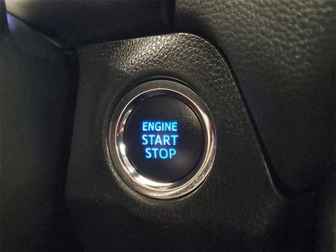 Used 2021 Toyota RAV4 XLE Premium w/ Carpet Mat Package (TMS) image 32