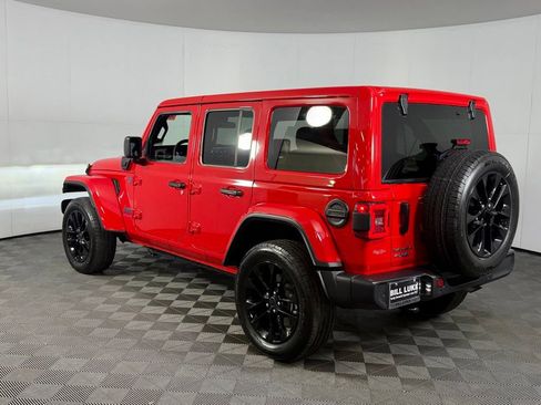 Used 2025 Jeep Wrangler Unlimited Sahara w/ Safety Group AWD/4WD image 8